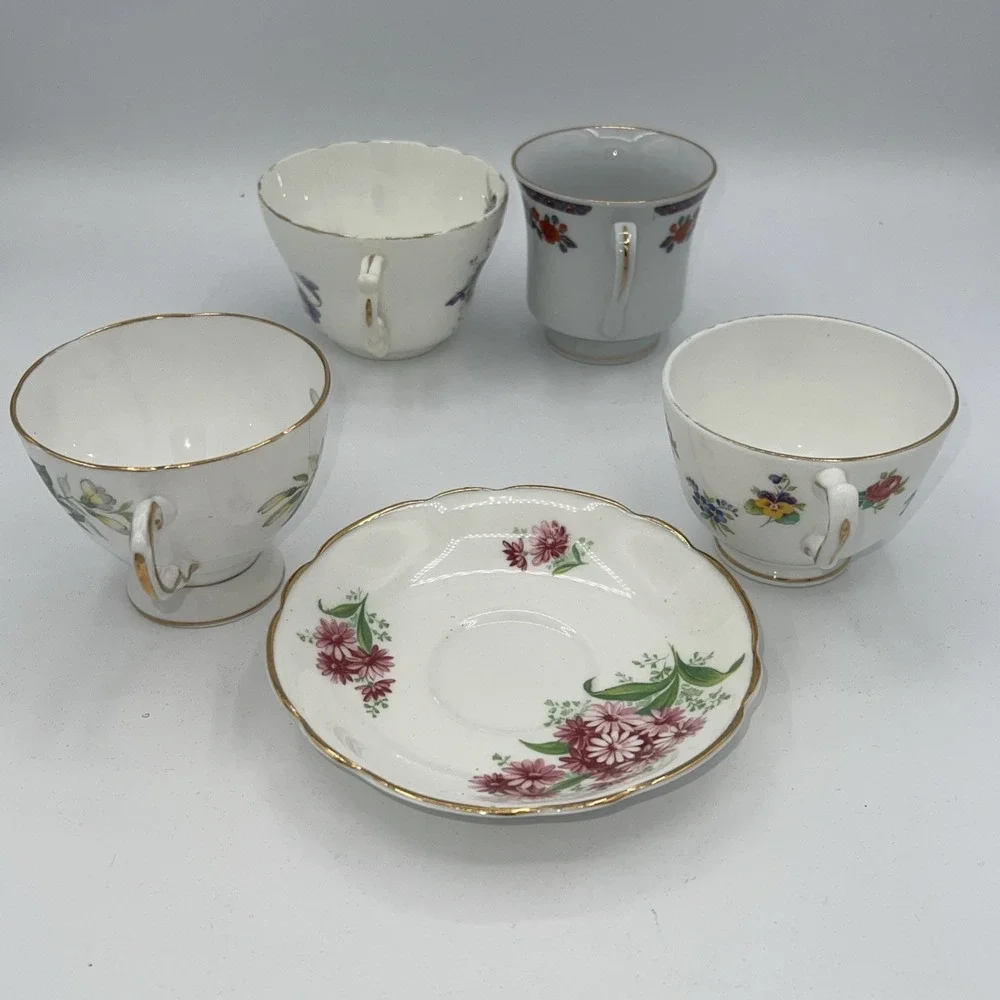 4 TEA‎ CUPS & 1 SAUCER BONE CHINA  FLORAL
